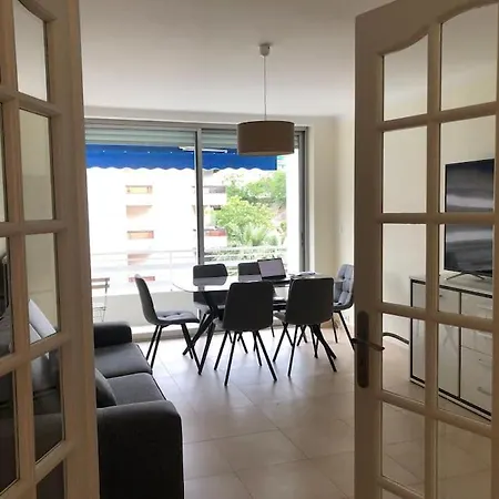 3 Pièce à * Cannes